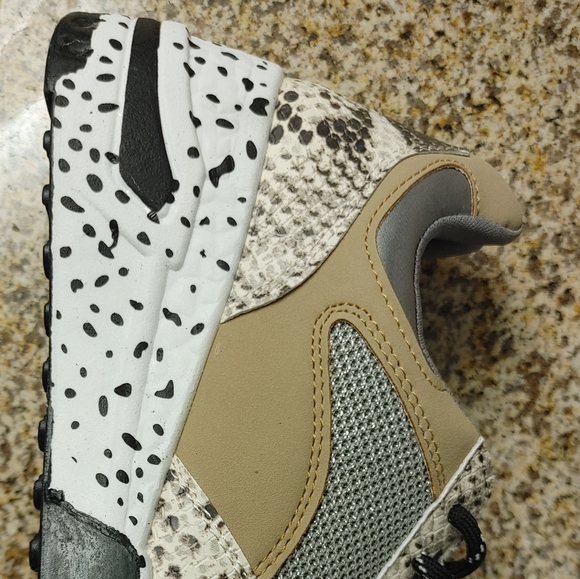 New STEVE MADDEN wedge cliff fashion Sneakers - Picture 5 of 5